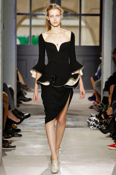 Look 3